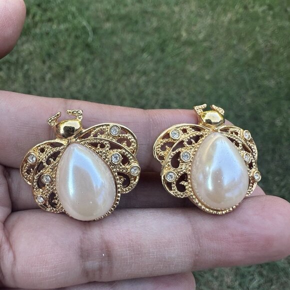 Vintage Avon Bee Bug Earrings Faux Pearl Clear Rhinestones Gold Tone Fashion 1" - Picture 4 of 7